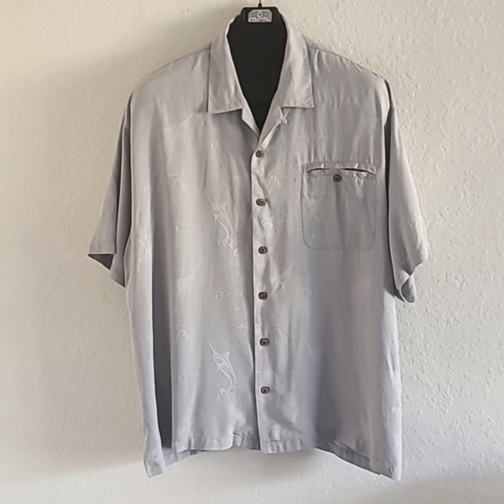 Tommy Bahama Silk Shirt. Size XXL. Silver Marlin/Sailfish. Like New.